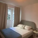 Eiffel Tour - Lovely 2 Bedrooms Apartment